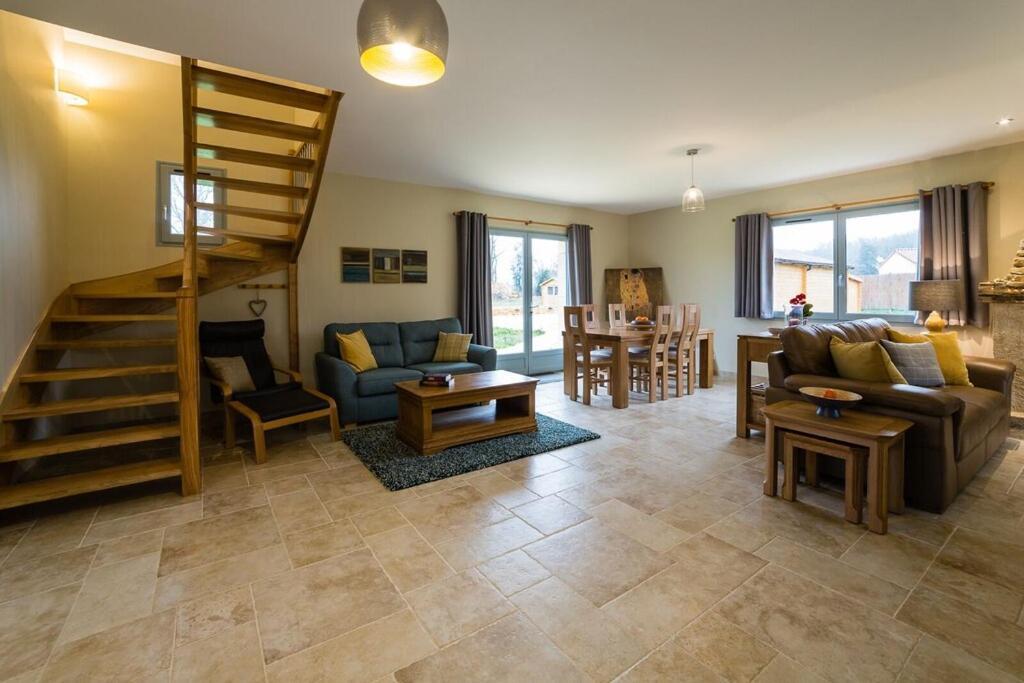 Luxury 3 Bed Home With Heated Swimming Pool Air Con And Boules Pitch Salignac-Eyvigues 외부 사진