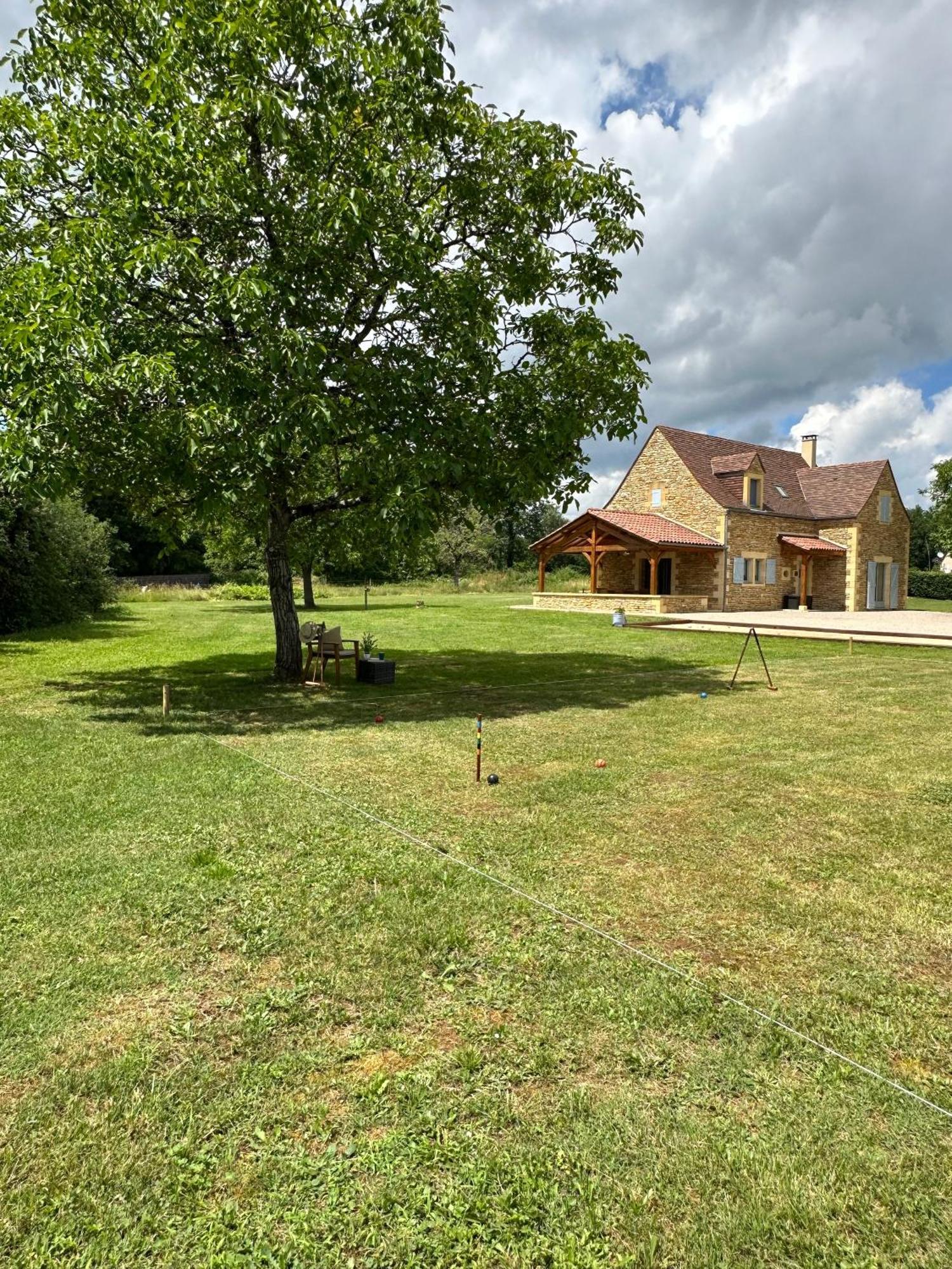 Luxury 3 Bed Home With Heated Swimming Pool Air Con And Boules Pitch Salignac-Eyvigues 외부 사진